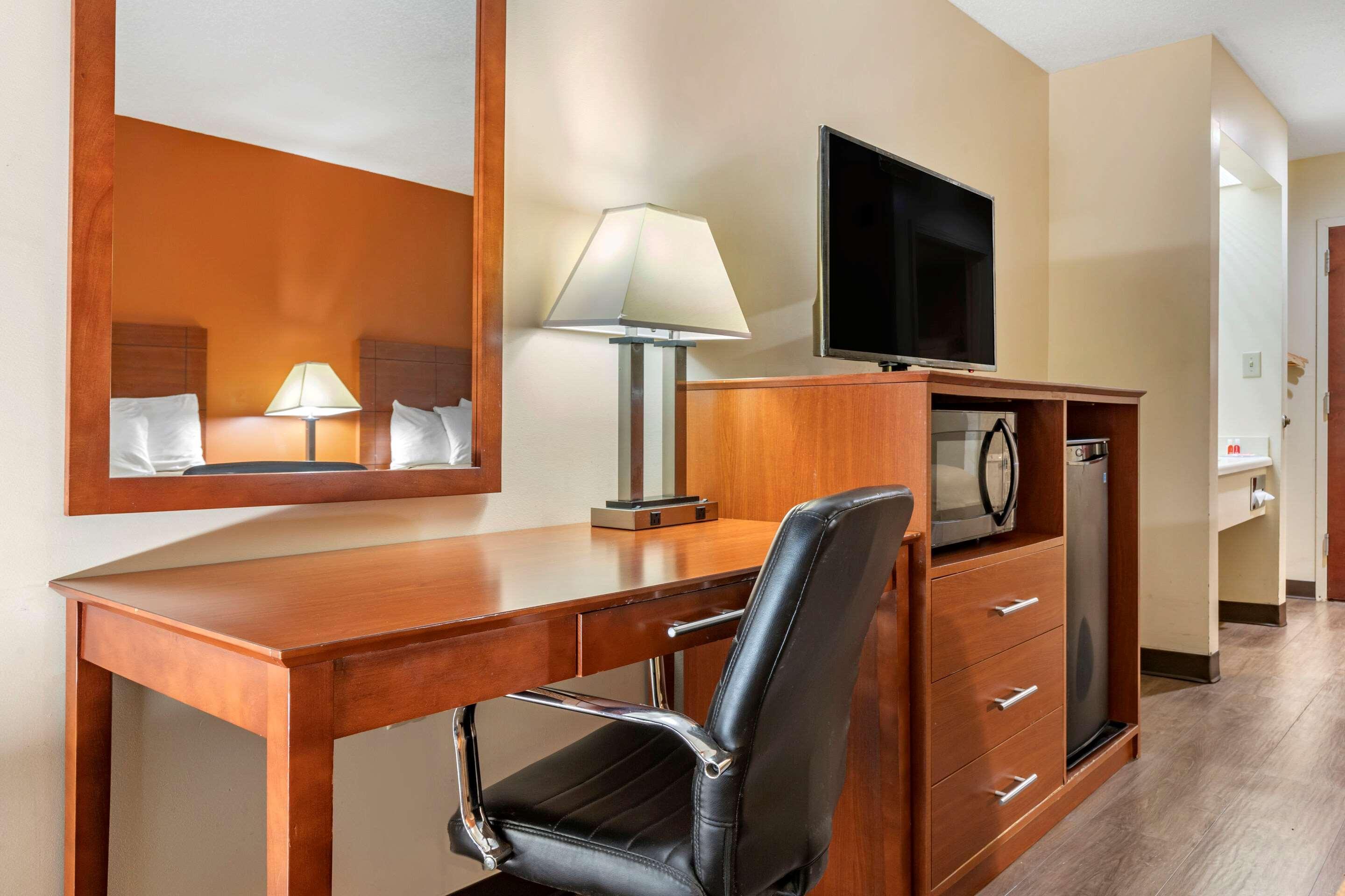 Econo Lodge St. Stephen Екстер'єр фото
