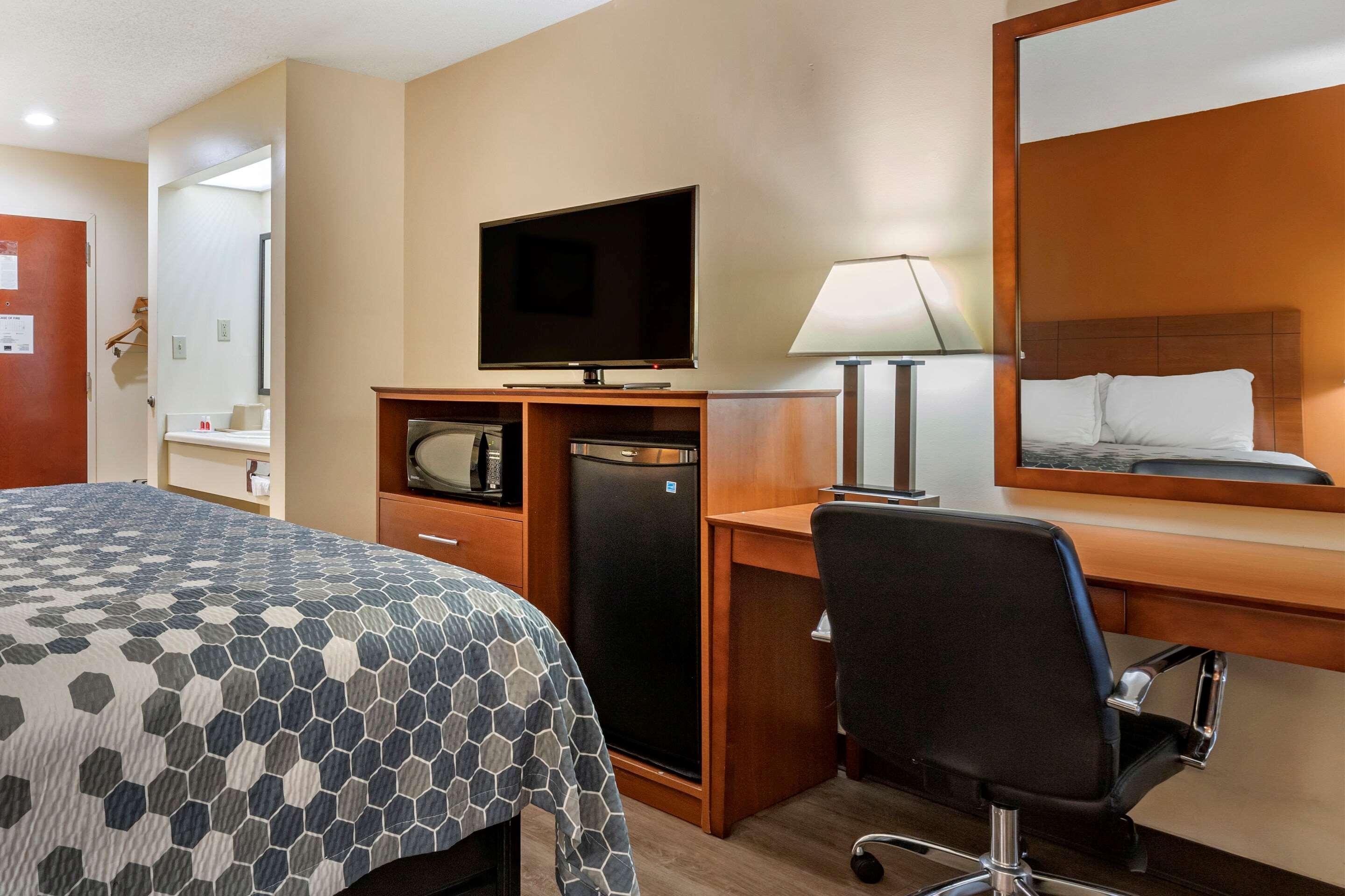 Econo Lodge St. Stephen Екстер'єр фото