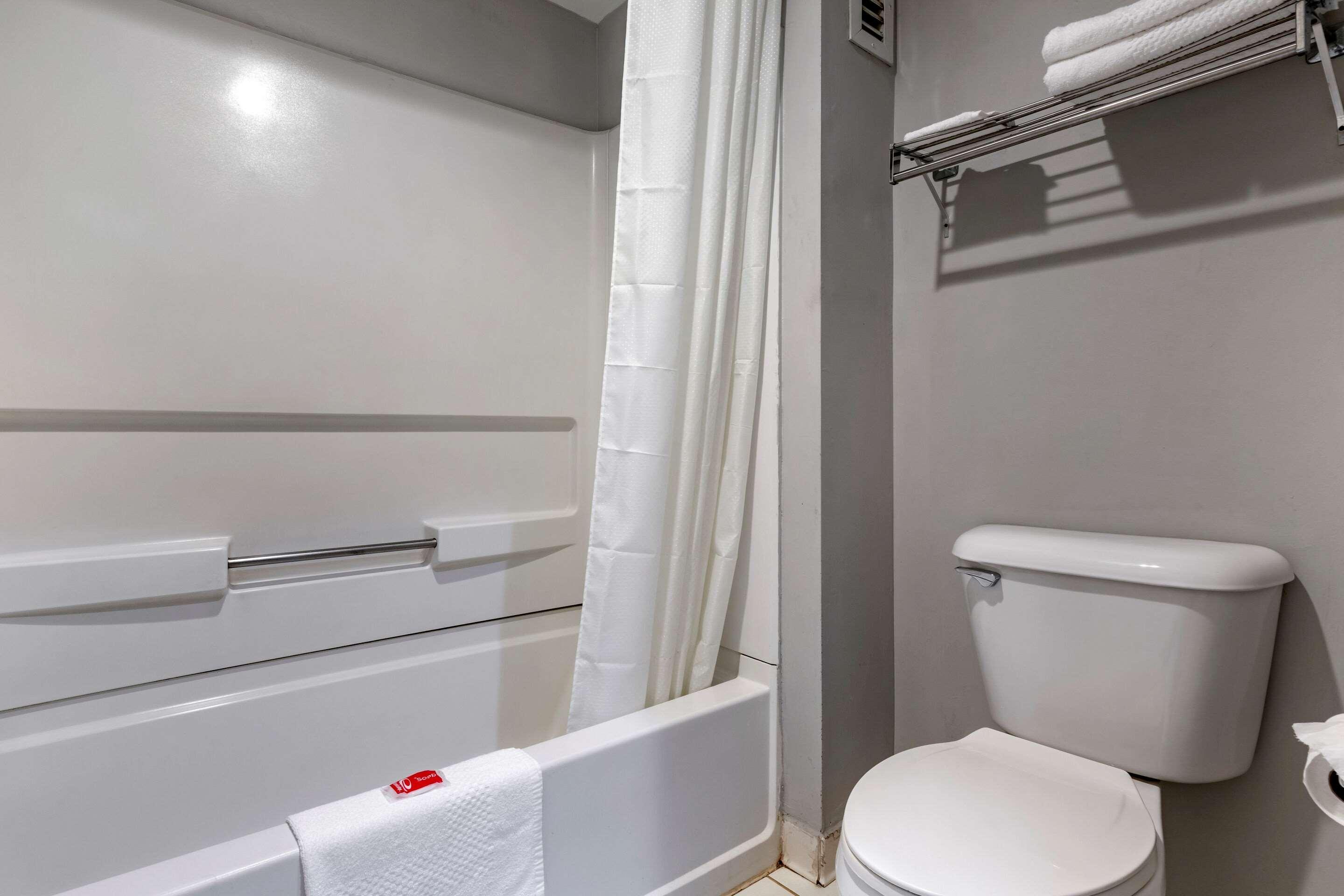 Econo Lodge St. Stephen Екстер'єр фото