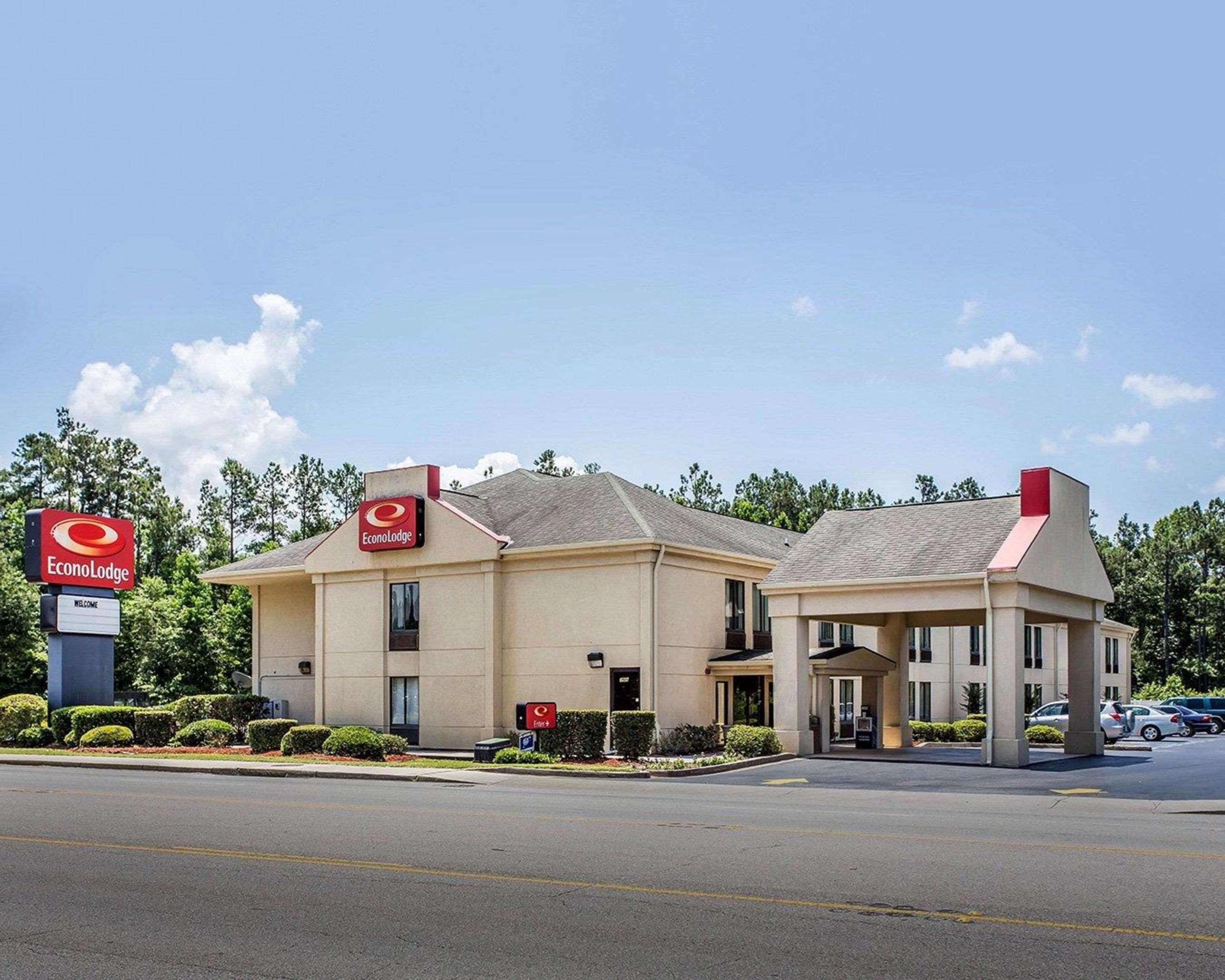 Econo Lodge St. Stephen Екстер'єр фото
