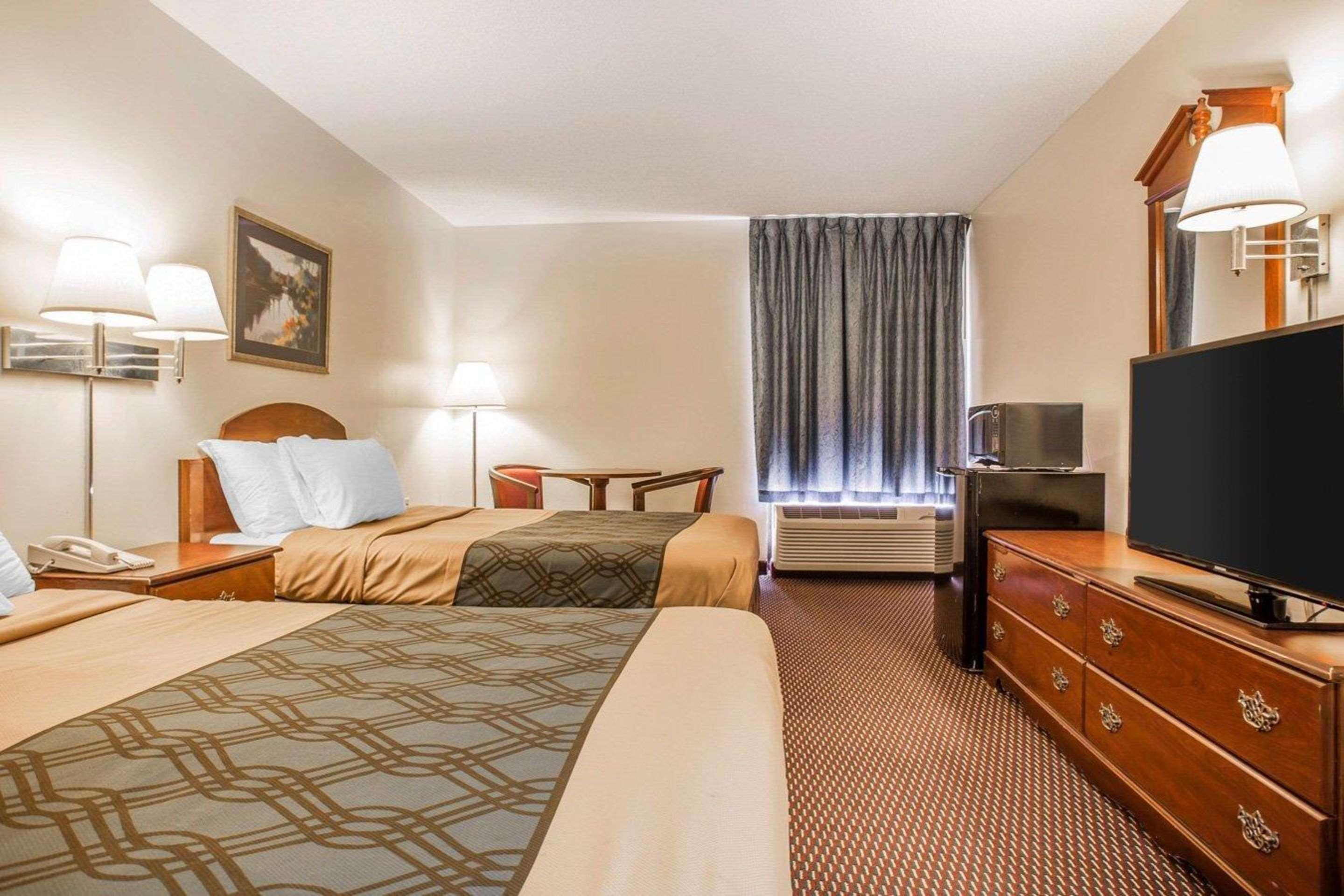 Econo Lodge St. Stephen Екстер'єр фото