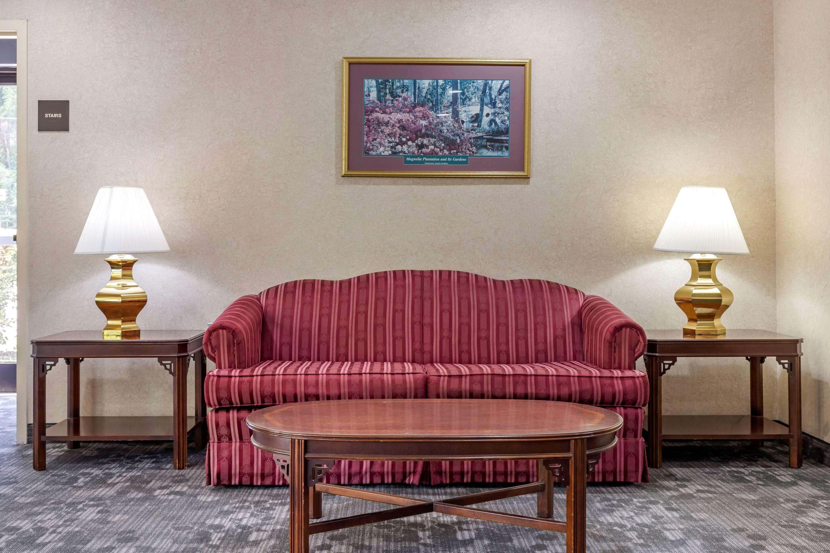 Econo Lodge St. Stephen Екстер'єр фото