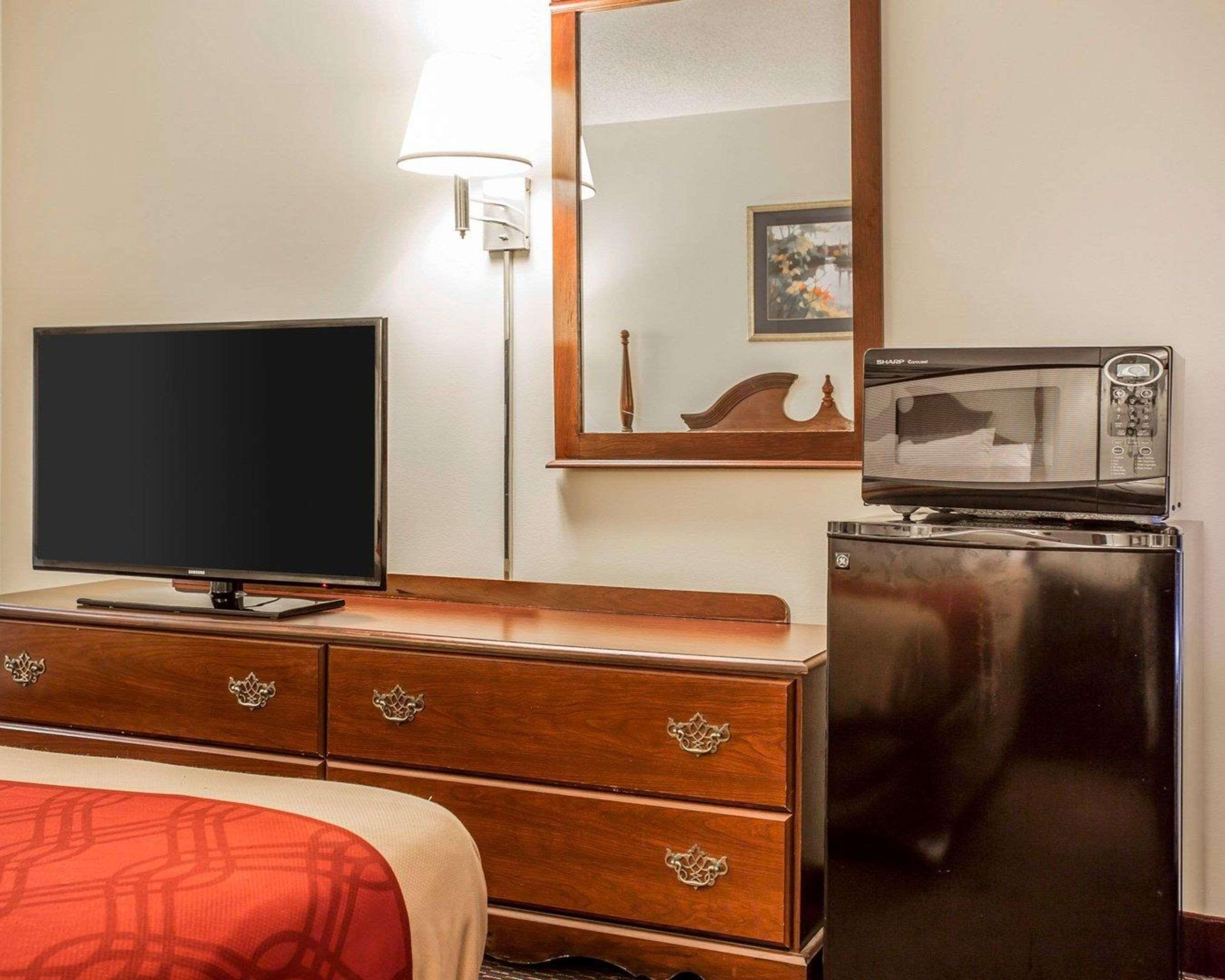 Econo Lodge St. Stephen Екстер'єр фото