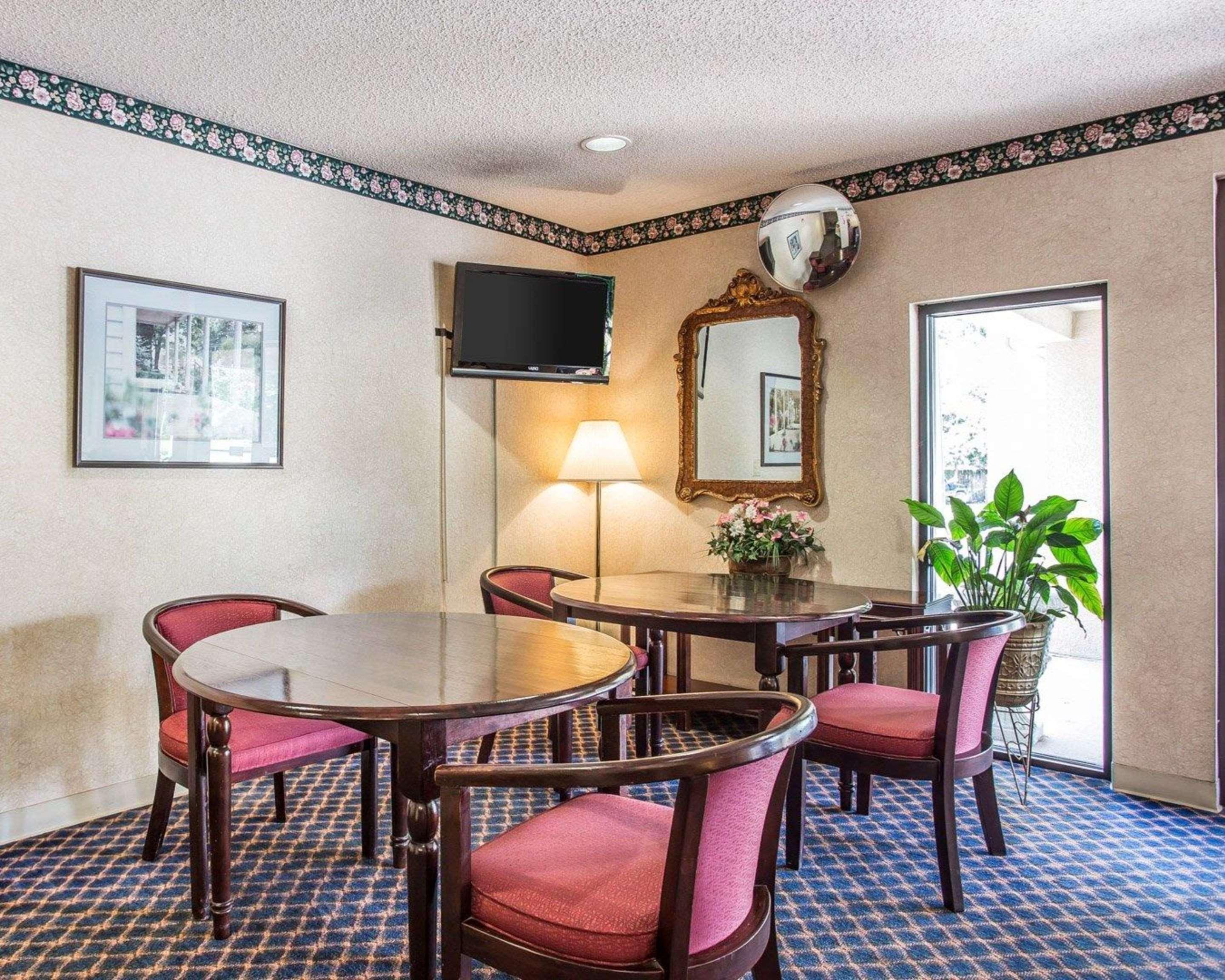 Econo Lodge St. Stephen Екстер'єр фото