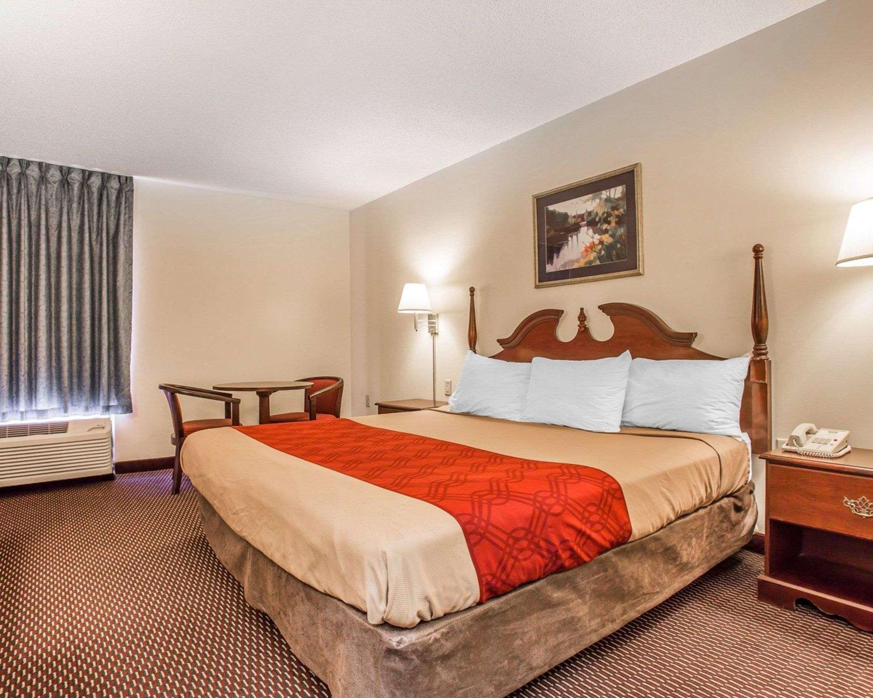Econo Lodge St. Stephen Екстер'єр фото