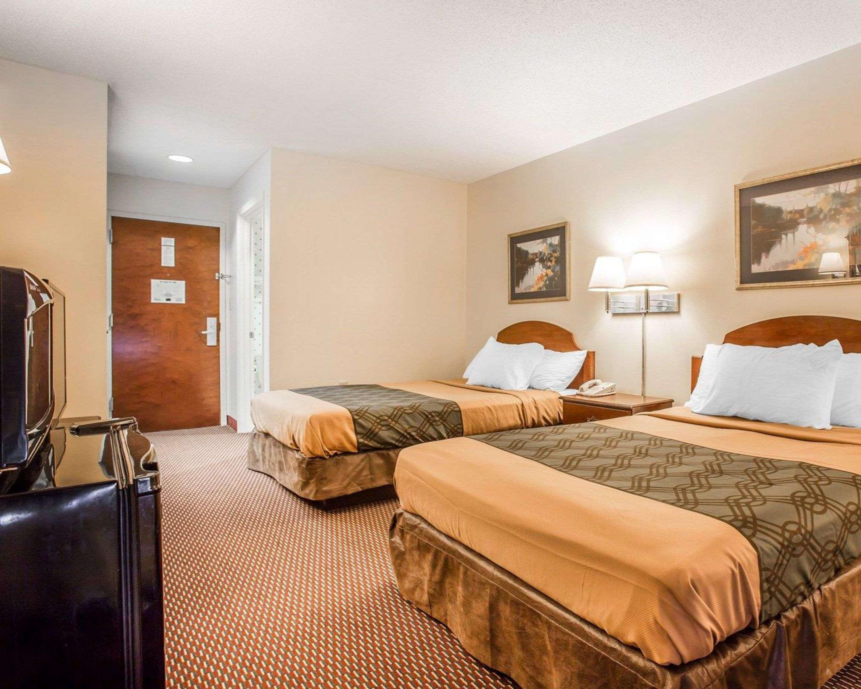 Econo Lodge St. Stephen Екстер'єр фото