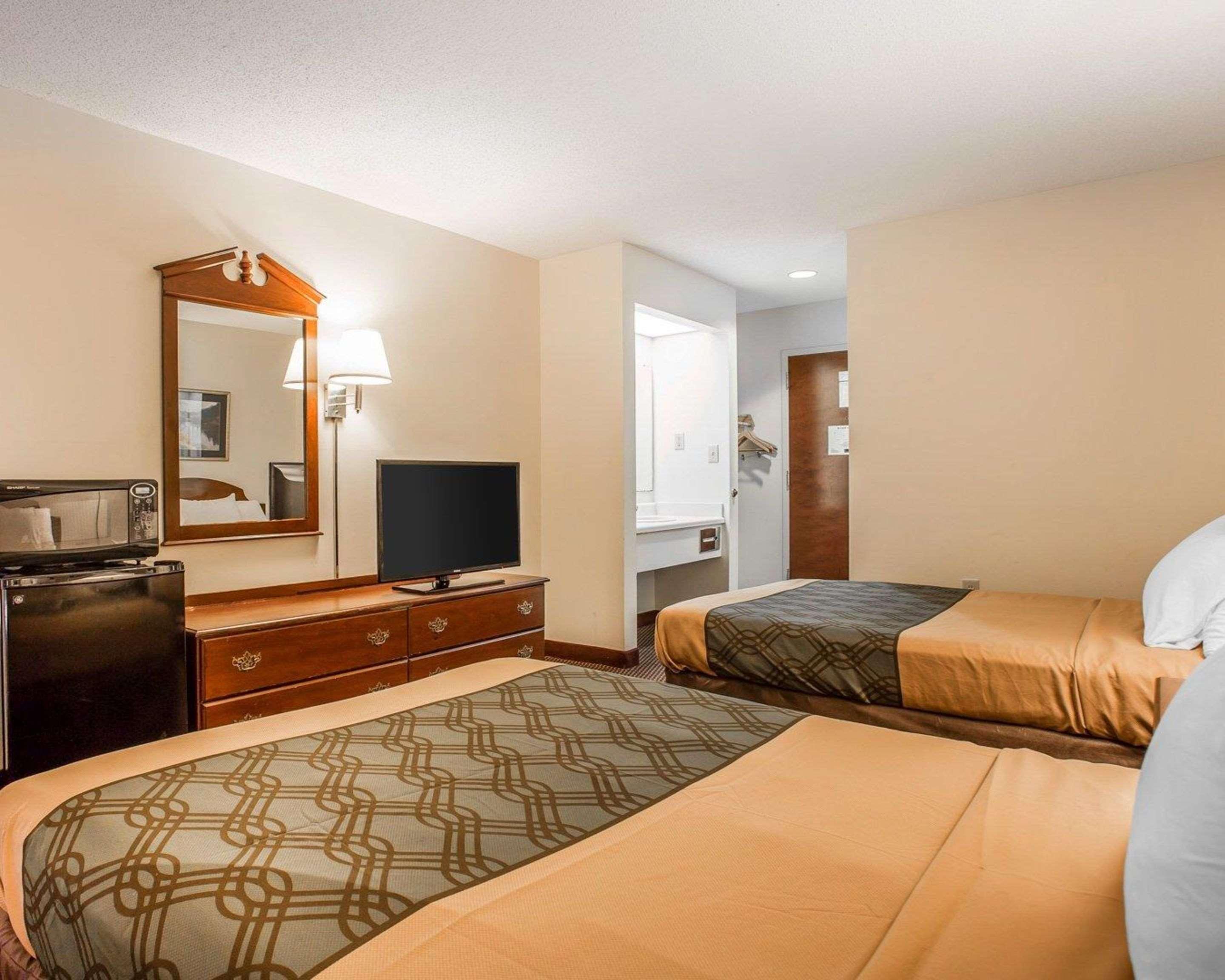 Econo Lodge St. Stephen Екстер'єр фото
