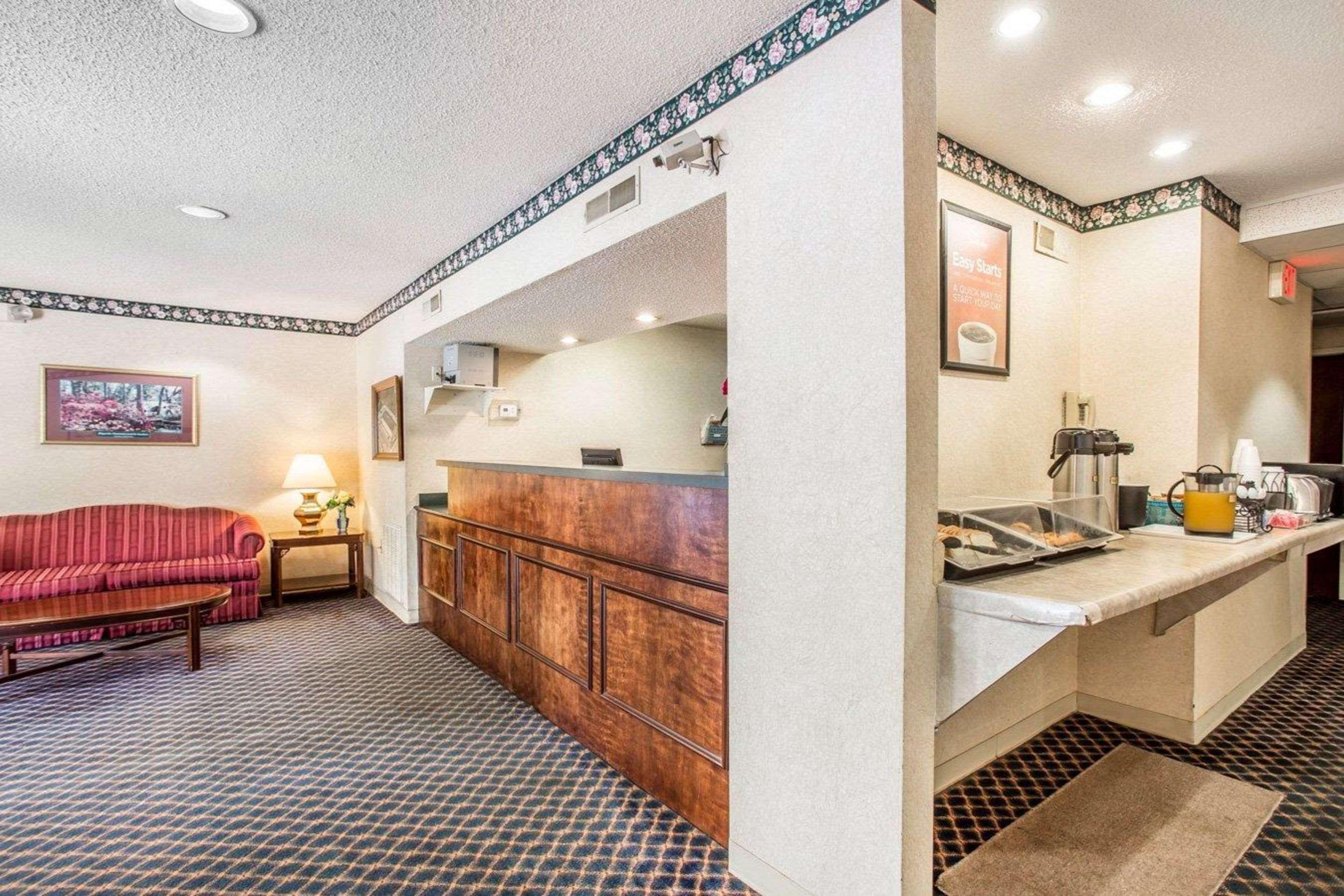 Econo Lodge St. Stephen Екстер'єр фото